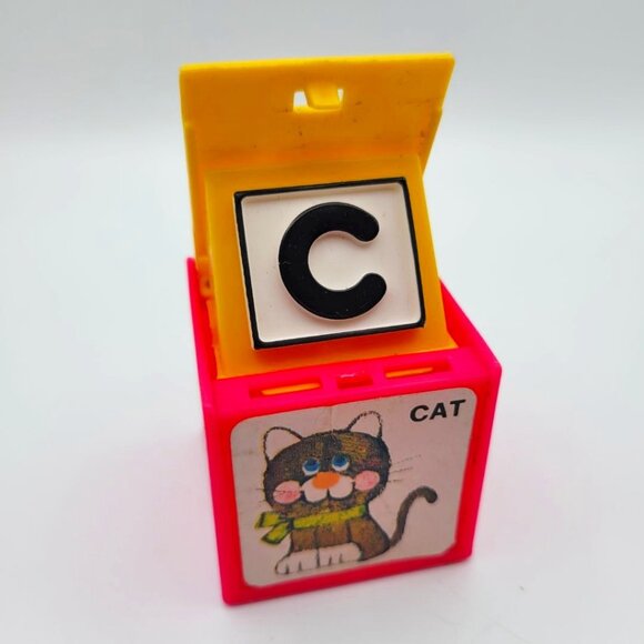 1972 Mattel Alphabet Pop Up Block Toy Plastic Vintage Letter C Cat Learn School - Picture 1 of 6